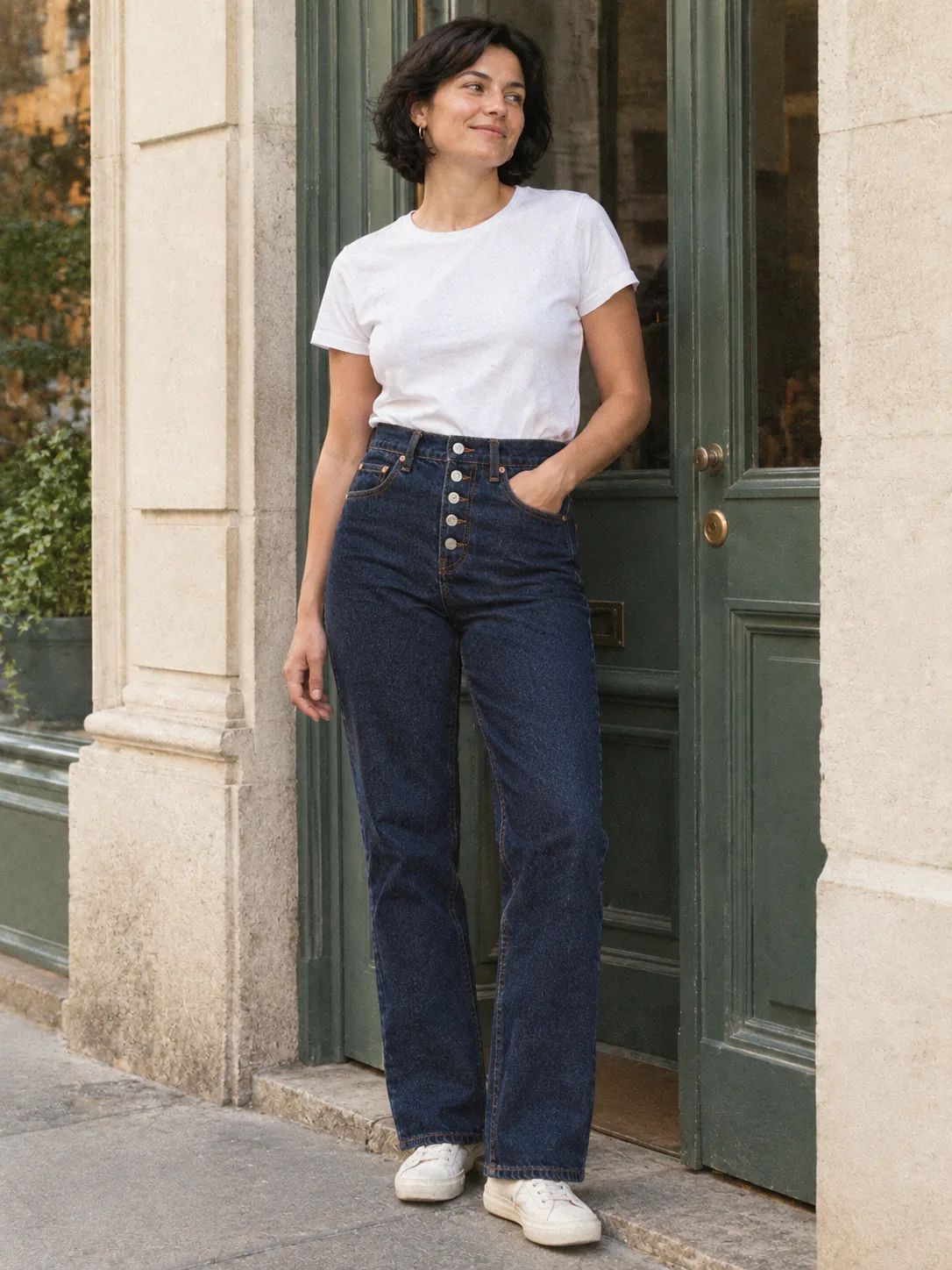 High Rise Straight in Rinse wash, worn