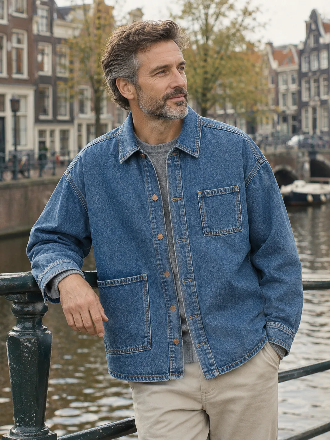 Offset Pocket Overshirt in Mid Worn wash, worn